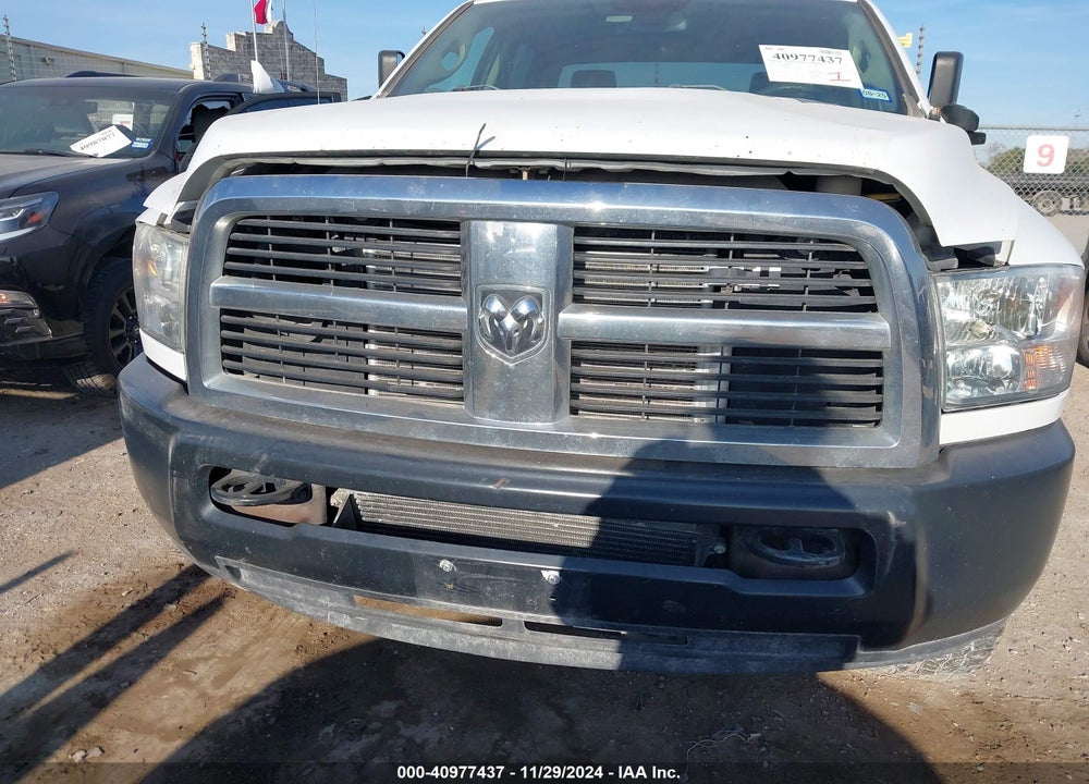 2018 RAM 2500 TRADESMAN 4X4 8' BOX VIN: 3C6UR5HL1JG313775