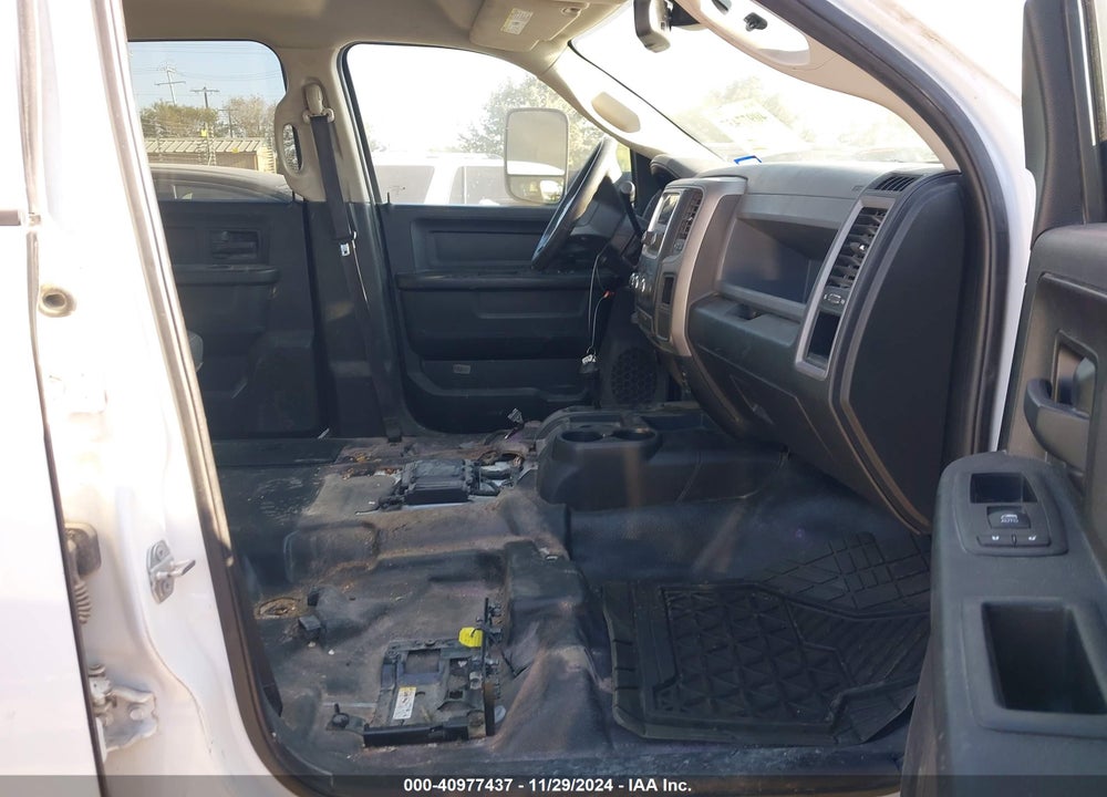 2018 RAM 2500 TRADESMAN 4X4 8' BOX VIN: 3C6UR5HL1JG313775