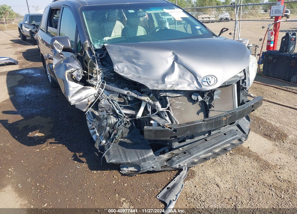2014 TOYOTA SIENNA XLE LIMITED VIN: 5TDYK3DC0ES434037