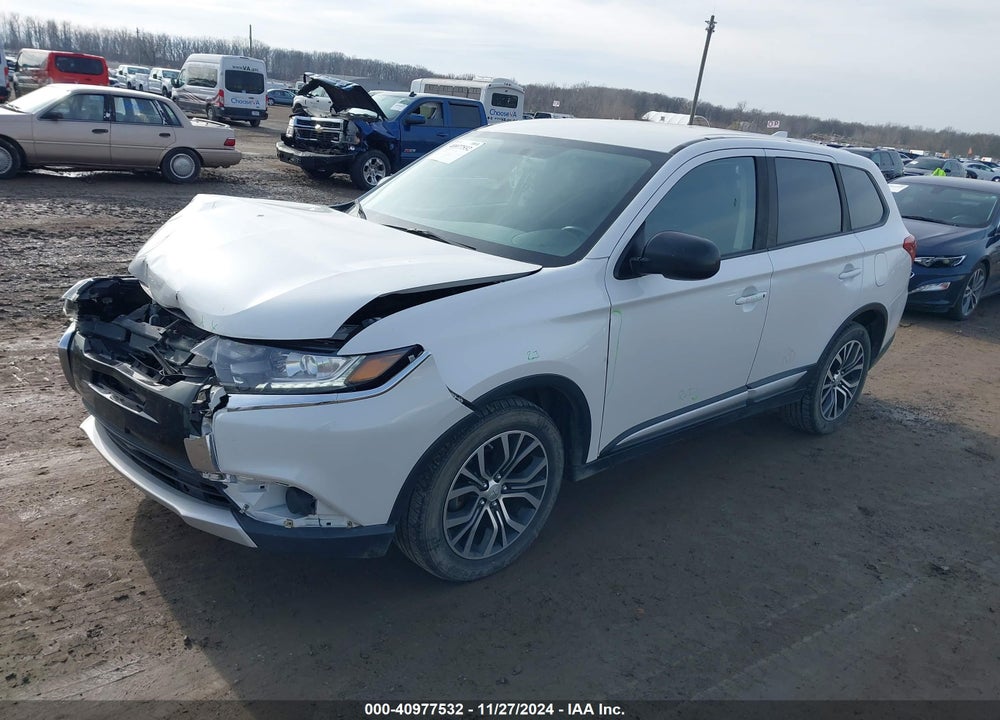 2017 MITSUBISHI OUTLANDER ES VIN: JA4AZ2A38HZ052220