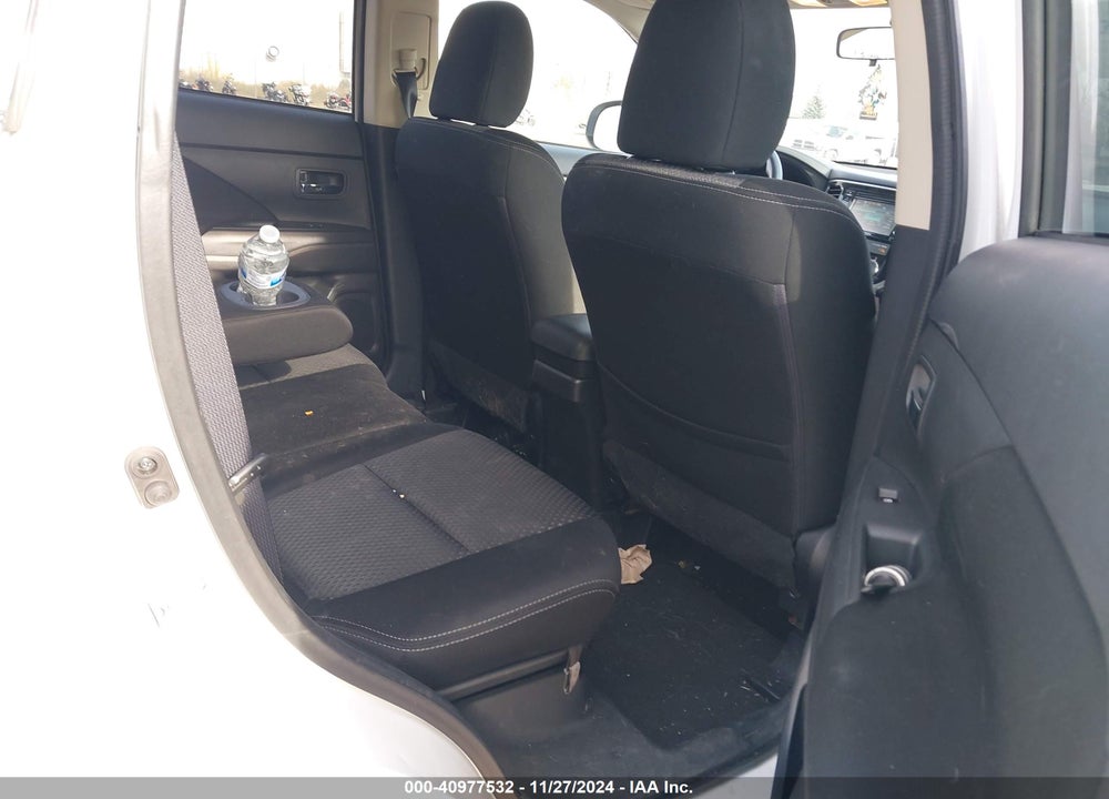 2017 MITSUBISHI OUTLANDER ES VIN: JA4AZ2A38HZ052220
