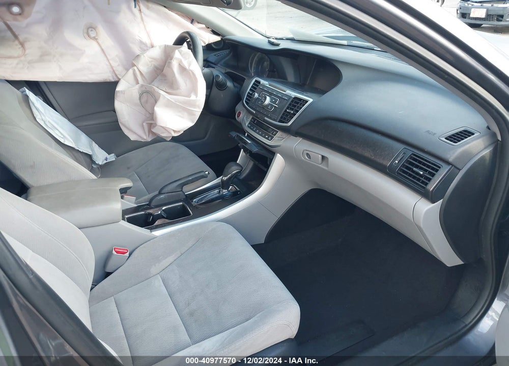 2013 HONDA ACCORD EX VIN: 1HGCR2F73DA095612