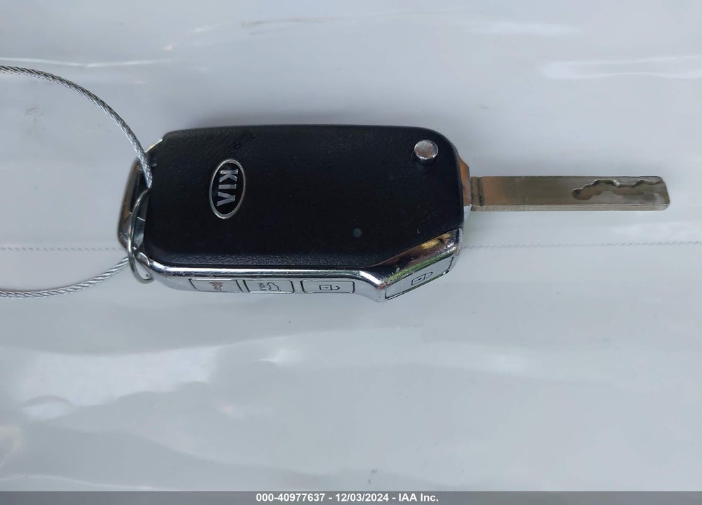 2020 KIA SOUL LX VIN: KNDJ23AU3L7088569