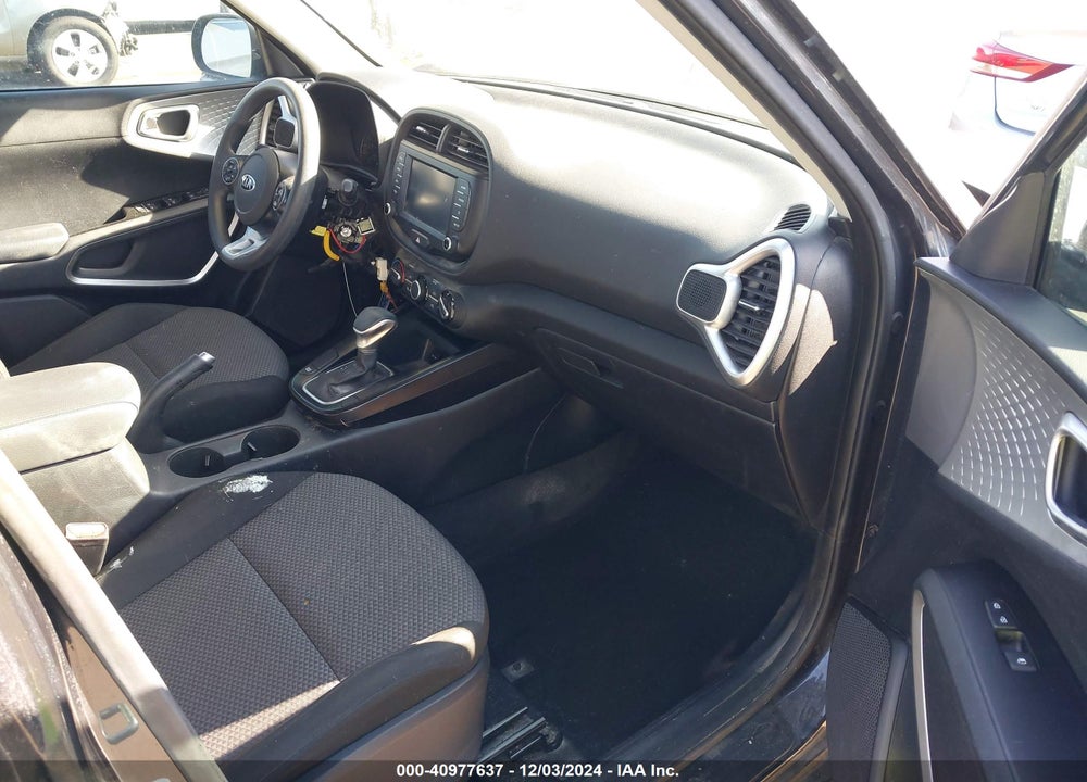 2020 KIA SOUL LX VIN: KNDJ23AU3L7088569