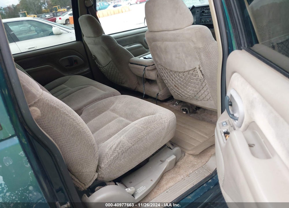 1997 CHEVROLET SUBURBAN 1500 VIN: 3GNEC16R6VG109145