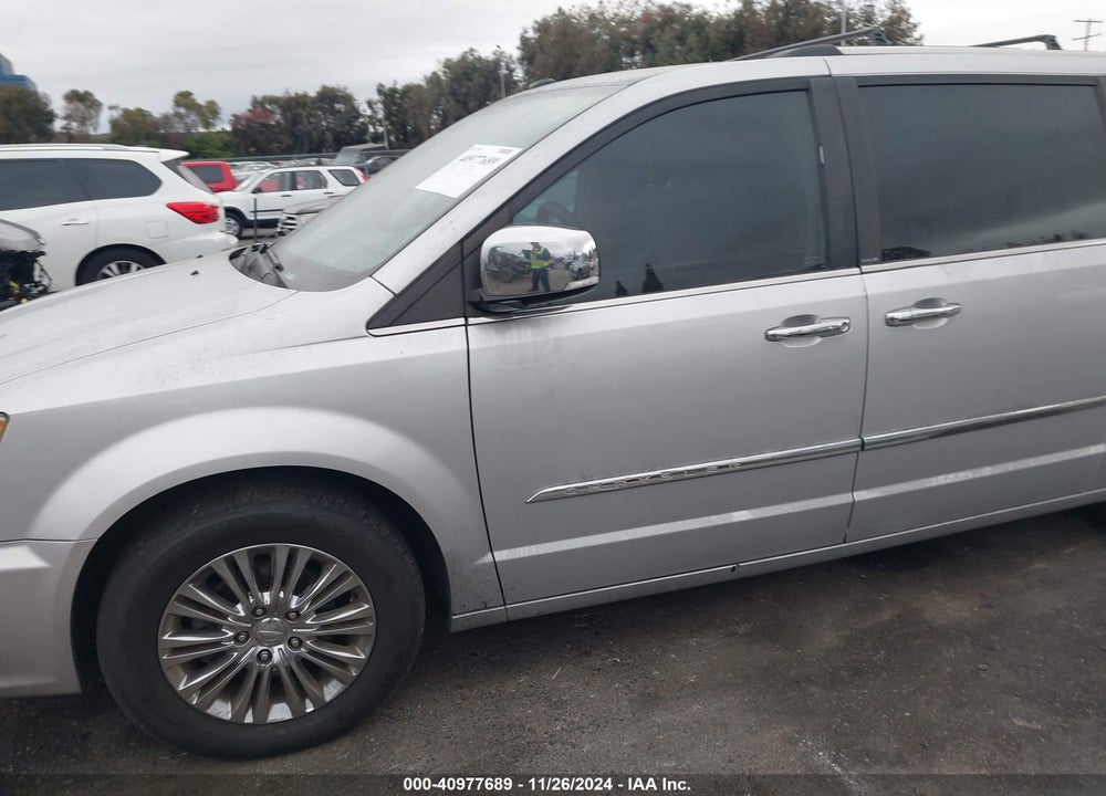 2011 CHRYSLER TOWN & COUNTRY LIMITED VIN: 2A4RR6DG1BR698371