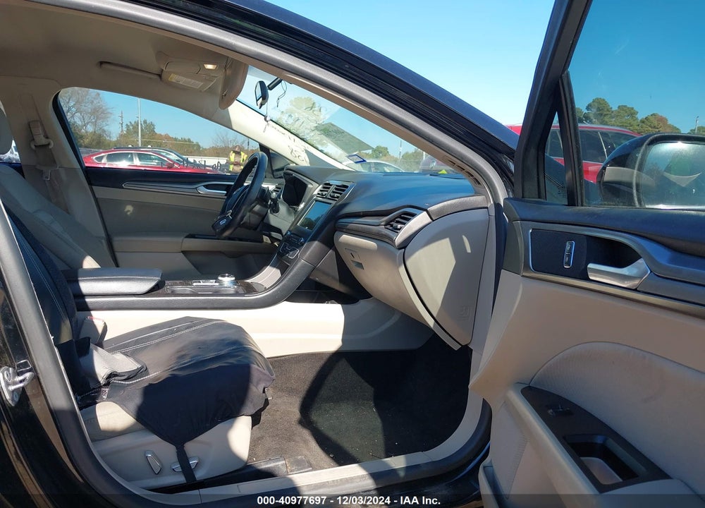 2017 FORD FUSION SE VIN: 3FA6P0HD0HR407038