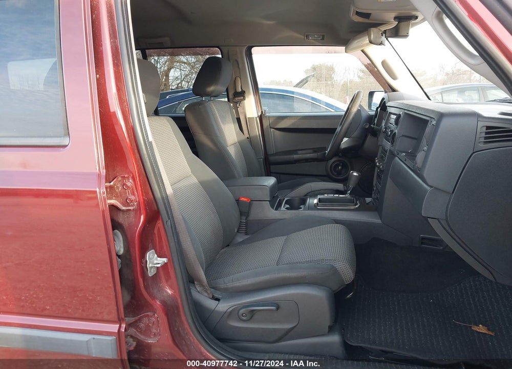 2008 JEEP COMMANDER SPORT VIN: 1J8HG48K28C173145