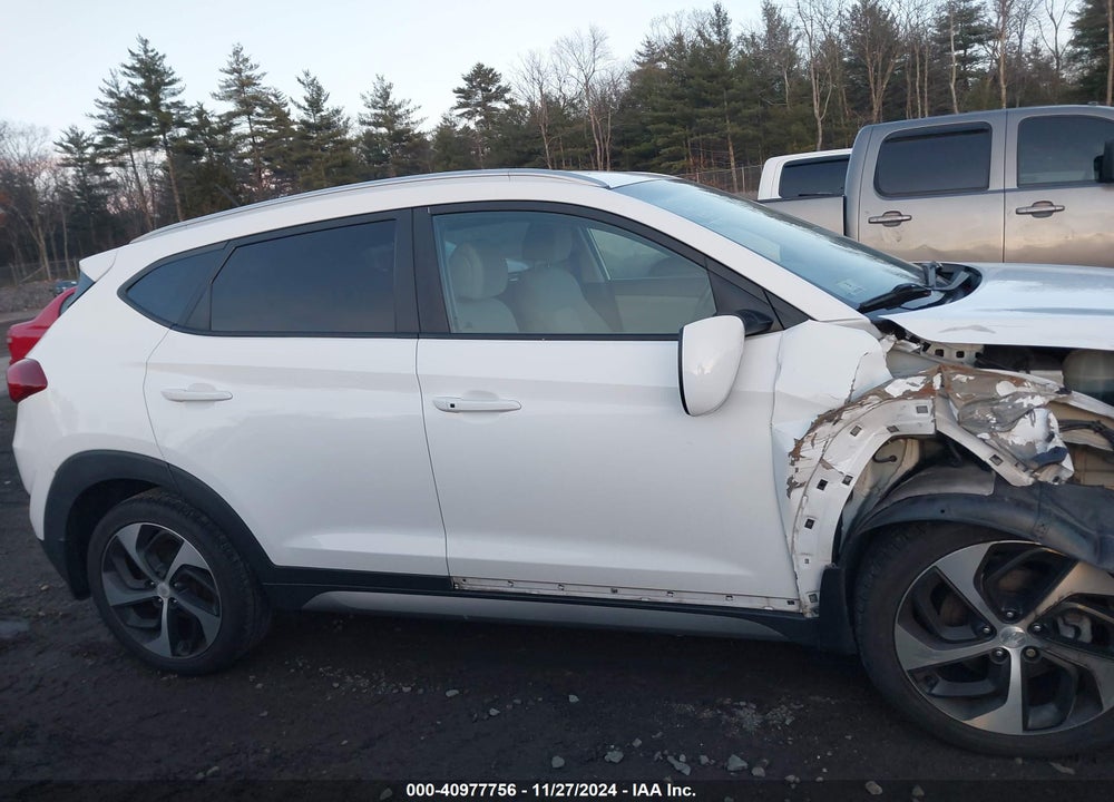 2017 HYUNDAI TUCSON SPORT VIN: KM8J3CA24HU306003