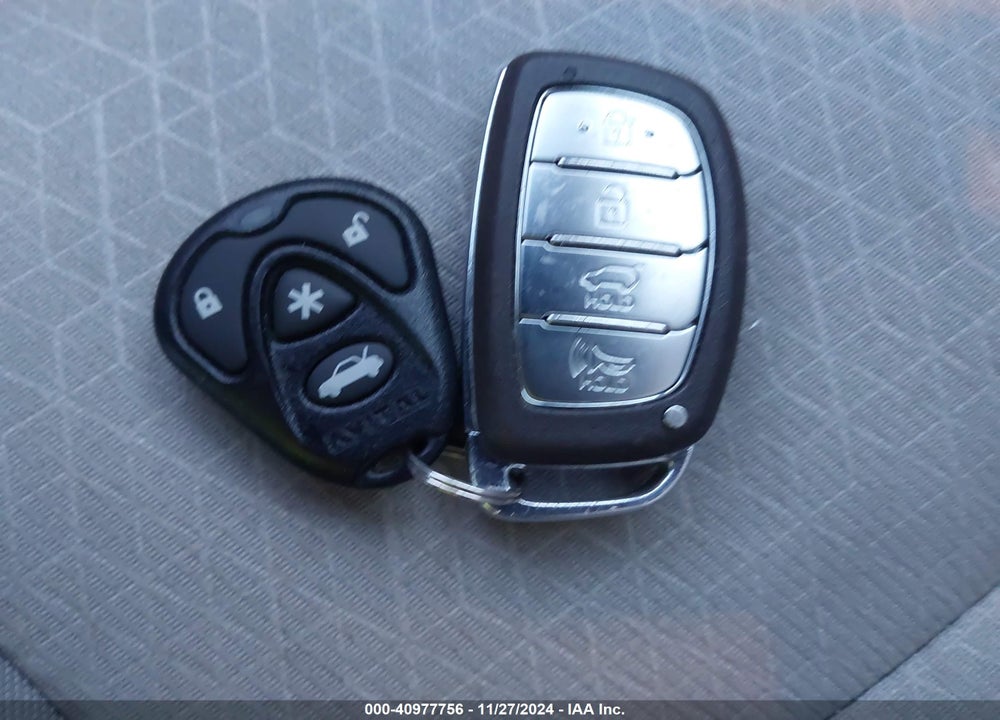 2017 HYUNDAI TUCSON SPORT VIN: KM8J3CA24HU306003