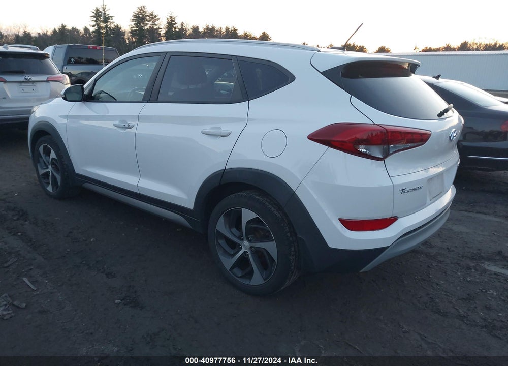 2017 HYUNDAI TUCSON SPORT VIN: KM8J3CA24HU306003