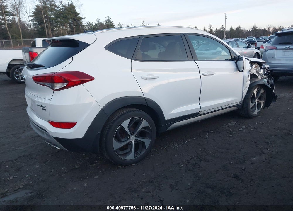 2017 HYUNDAI TUCSON SPORT VIN: KM8J3CA24HU306003