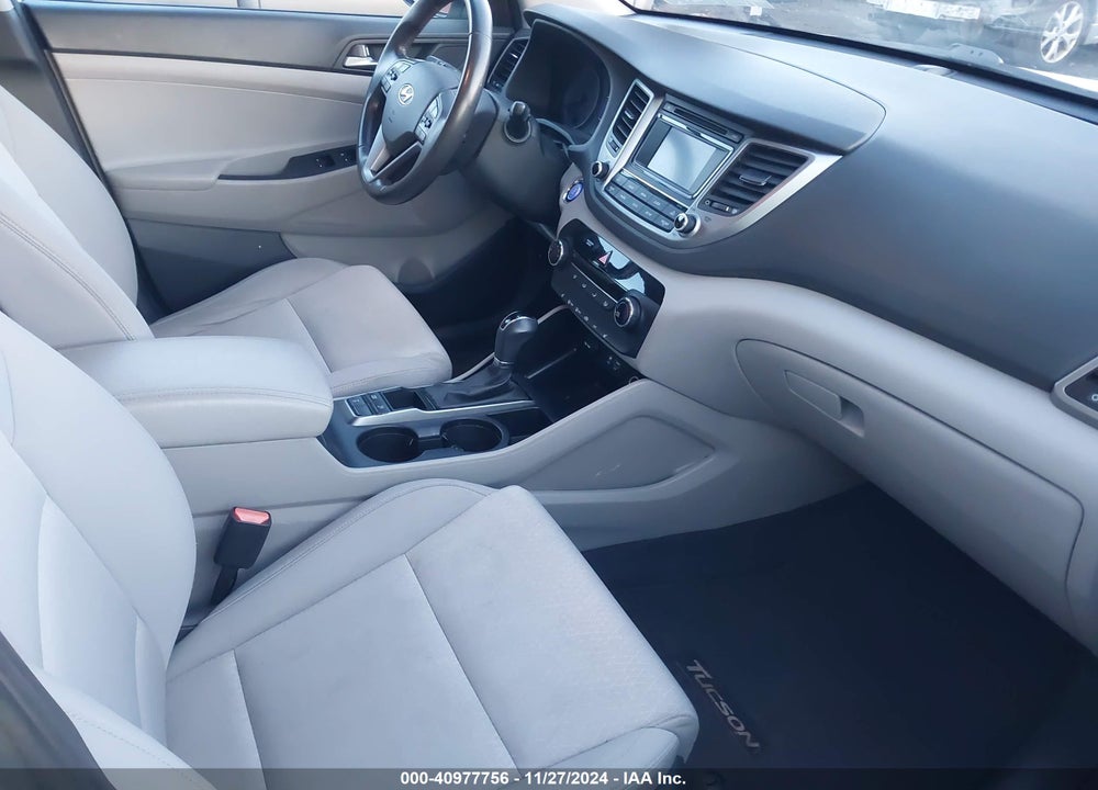 2017 HYUNDAI TUCSON SPORT VIN: KM8J3CA24HU306003