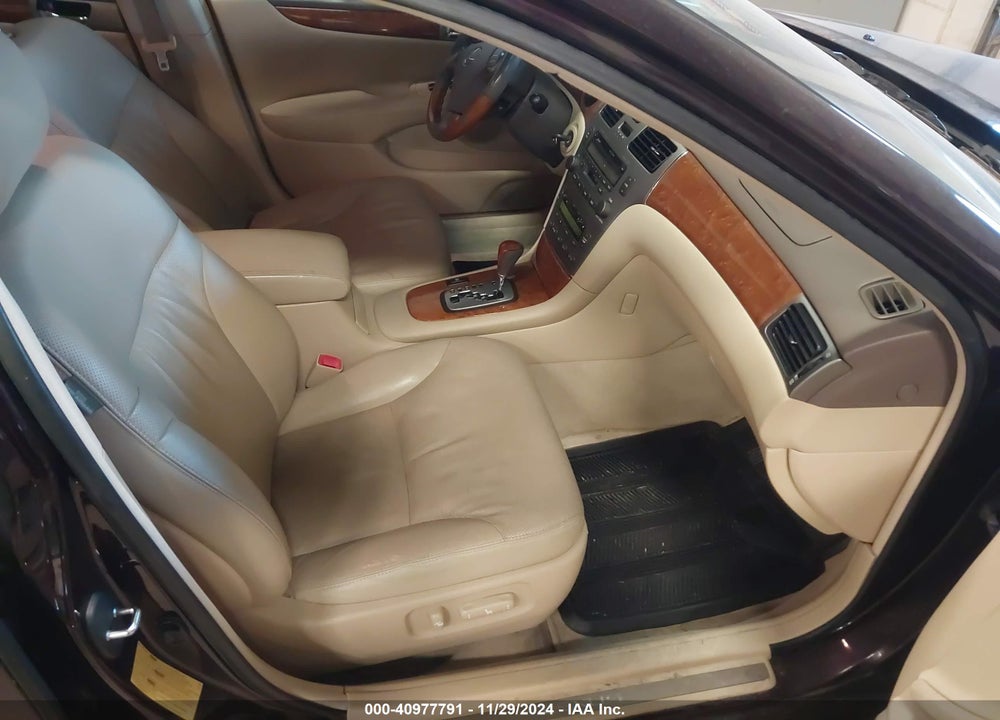 2005 LEXUS ES 330 VIN: JTHBA30G255102767