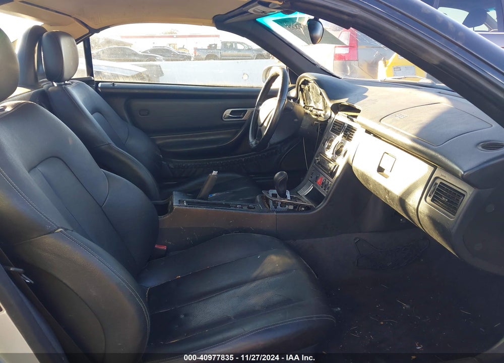 2001 MERCEDES-BENZ SLK 230 KOMPRESSOR VIN: WDBKK49F31F207867