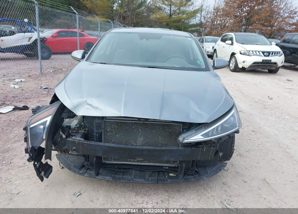2019 HYUNDAI ELANTRA SEL VIN: KMHD84LF1KU770197