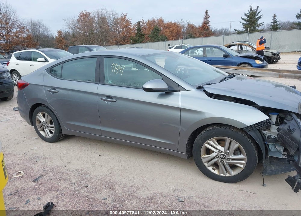 2019 HYUNDAI ELANTRA SEL VIN: KMHD84LF1KU770197
