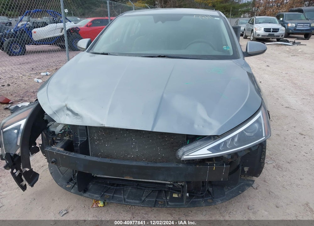 2019 HYUNDAI ELANTRA SEL VIN: KMHD84LF1KU770197