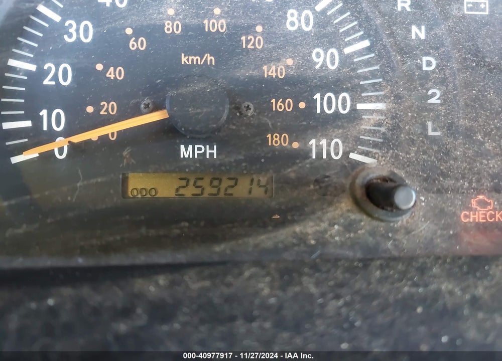 2001 TOYOTA TUNDRA SR5 V8 VIN: 5TBRT34181S162887