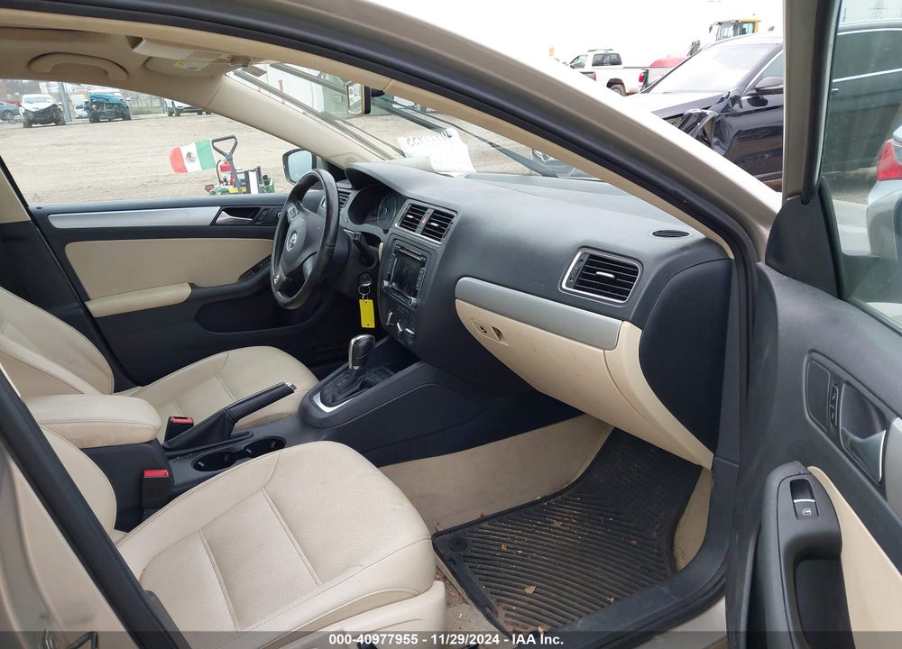 2013 VOLKSWAGEN JETTA 2.5L SE VIN: 3VWDX7AJ8DM295412