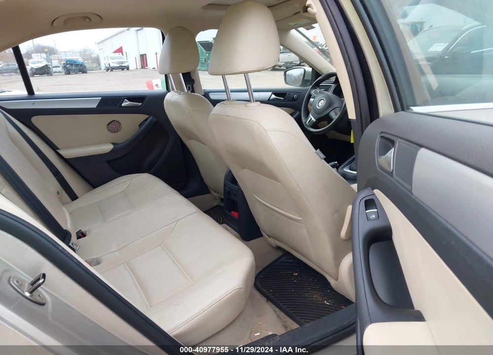 2013 VOLKSWAGEN JETTA 2.5L SE VIN: 3VWDX7AJ8DM295412