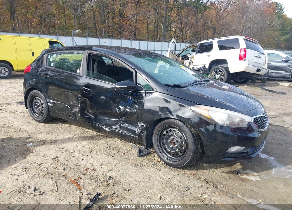 2016 KIA FORTE VIN: KNAFK5A86G5570973