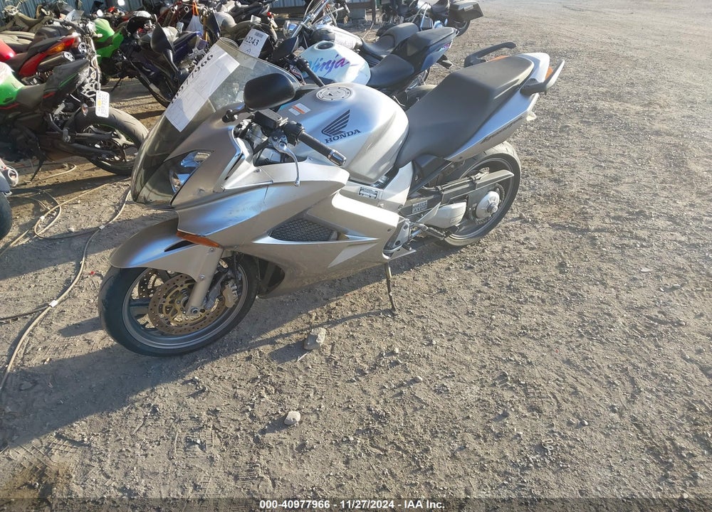 2005 HONDA VFR800 A VIN: JH2RC46415M700049