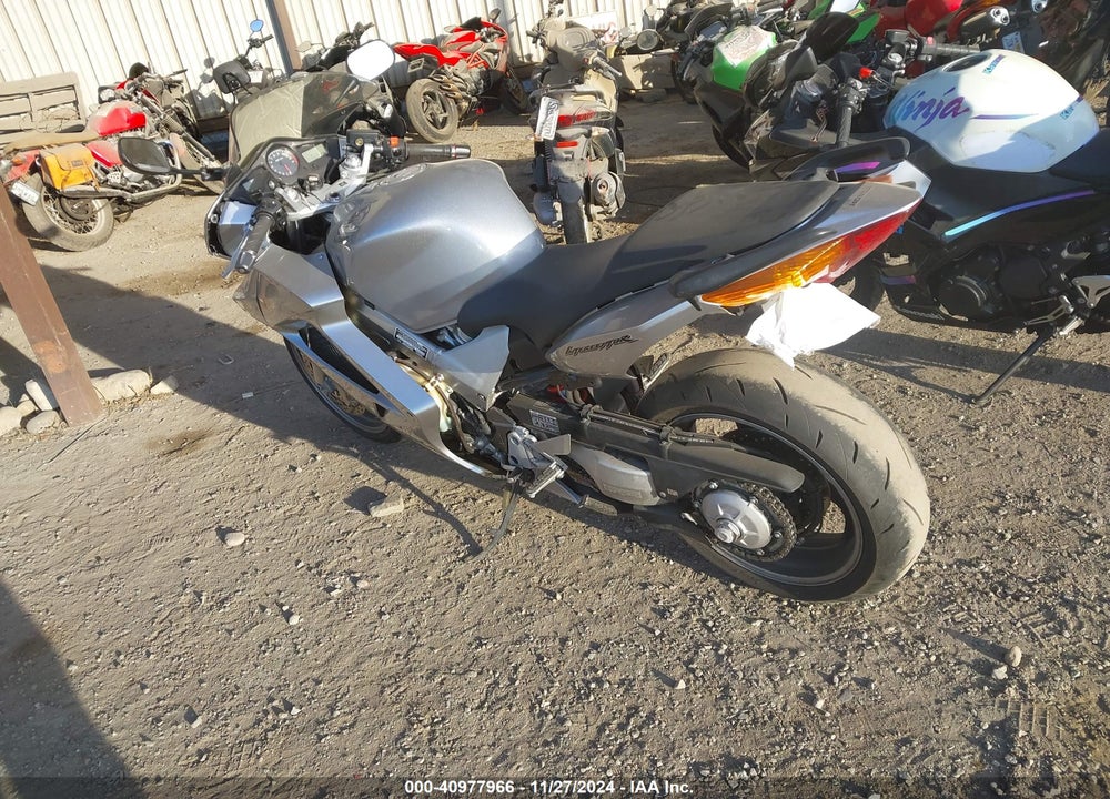 2005 HONDA VFR800 A VIN: JH2RC46415M700049