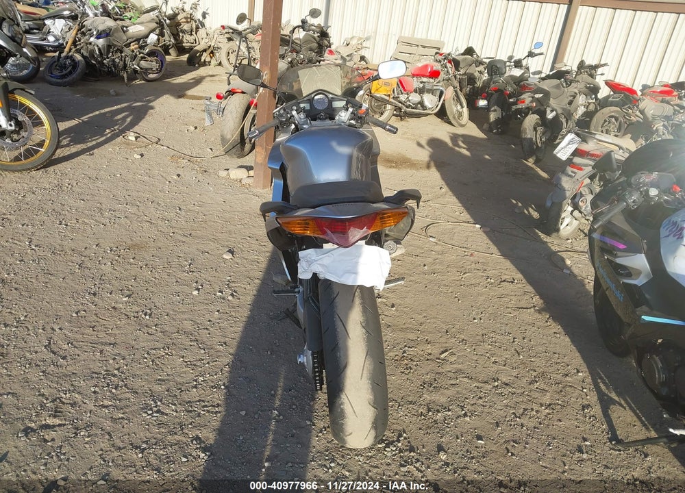 2005 HONDA VFR800 A VIN: JH2RC46415M700049