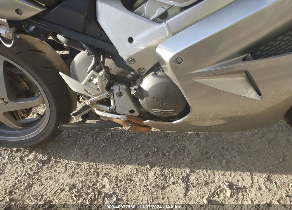 2005 HONDA VFR800 A VIN: JH2RC46415M700049