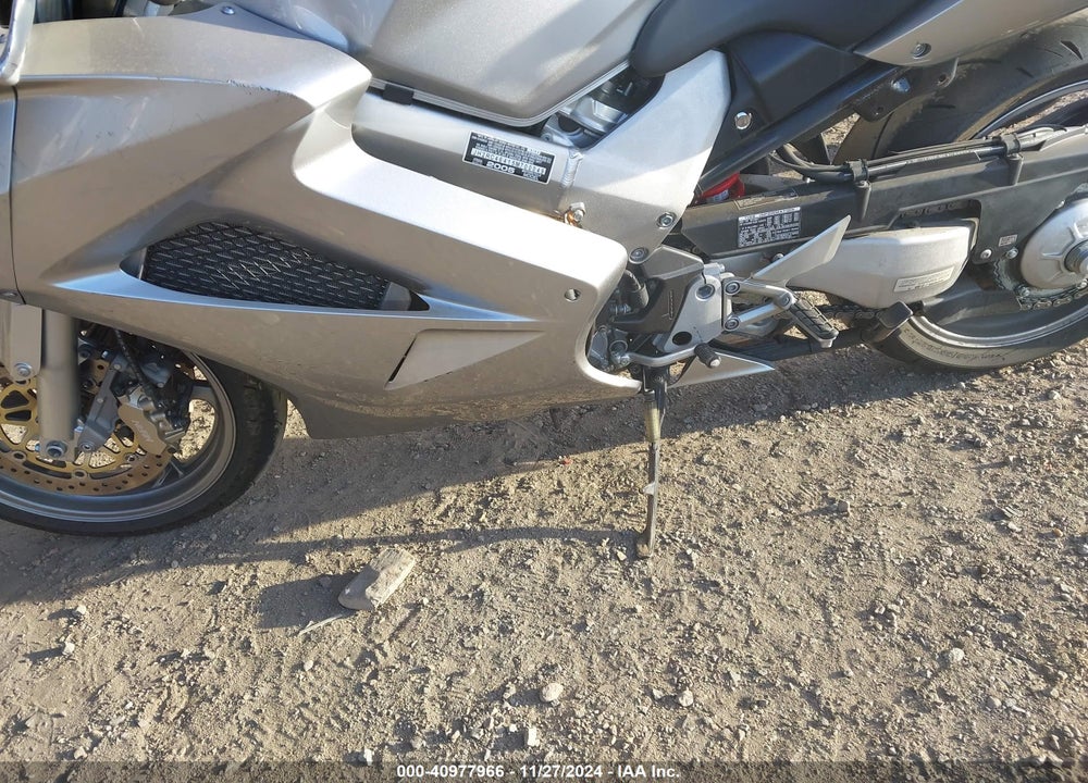 2005 HONDA VFR800 A VIN: JH2RC46415M700049