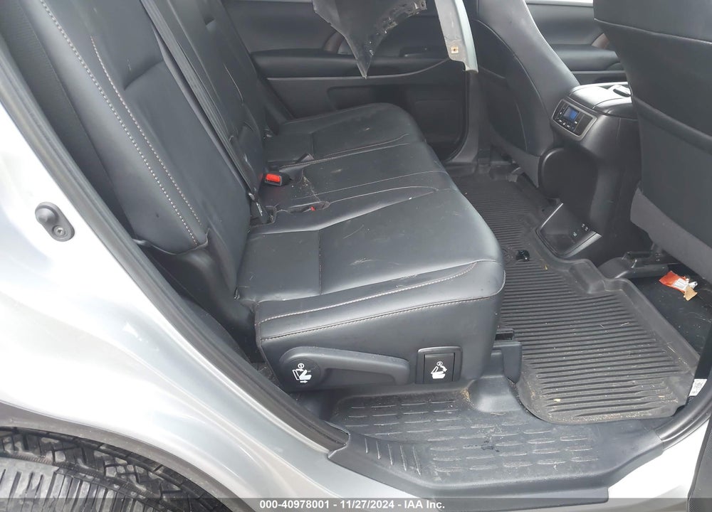 2019 TOYOTA HIGHLANDER XLE VIN: 5TDJZRFH6KS616412