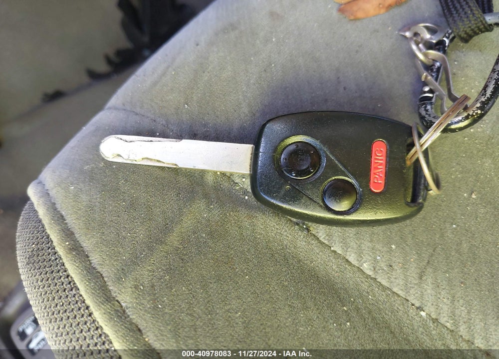 2011 HONDA CIVIC LX VIN: 19XFA1F53BE000925
