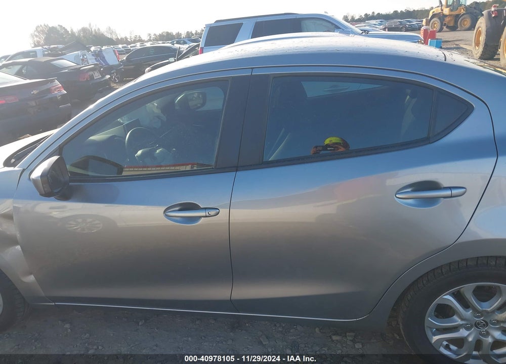 2016 SCION IA VIN: 3MYDLBZV7GY137621