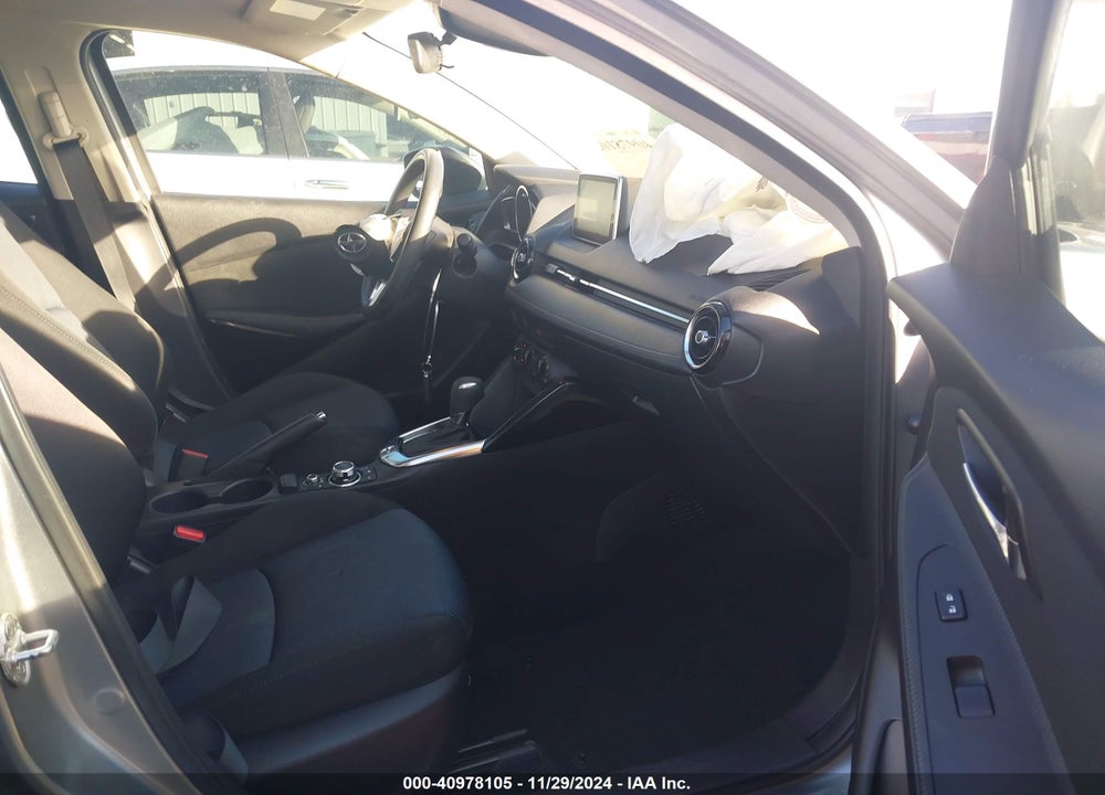 2016 SCION IA VIN: 3MYDLBZV7GY137621