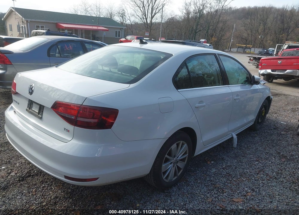 2016 VOLKSWAGEN JETTA 1.4T SE VIN: 3VWD67AJ9GM373820