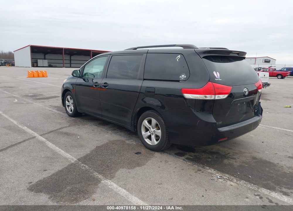 2011 TOYOTA SIENNA LE V6 VIN: 5TDKK3DC9BS065731