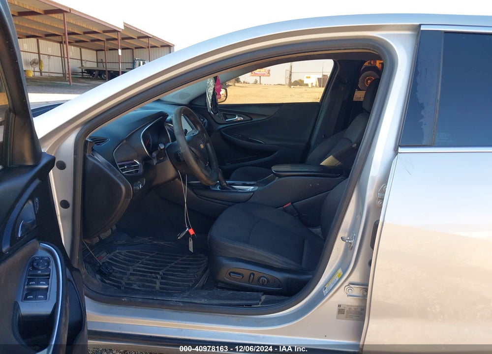 2018 CHEVROLET MALIBU VIN: 1G1ZD5ST5JF249563
