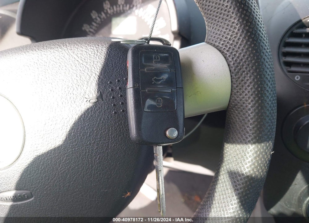 2005 VOLKSWAGEN NEW BEETLE GLS 1.8T VIN: 3VWCD31Y35M306117