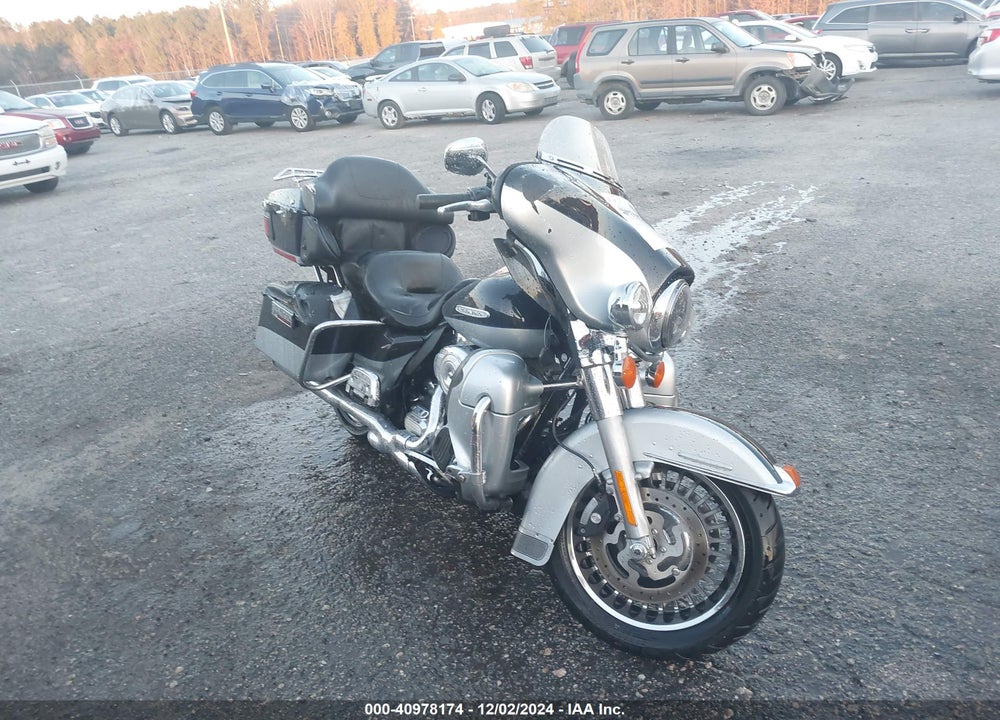 2012 HARLEY-DAVIDSON FLHTK ELECTRA GLIDE ULTRA LTD VIN: 1HD1KEM15CB687093