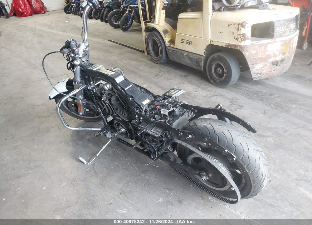 2016 HARLEY-DAVIDSON FLHP POLICE ROAD KING VIN: 1HD1FHM34GB668466