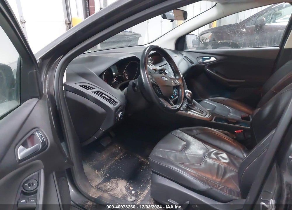 2015 FORD FOCUS SE VIN: 1FADP3K24FL334459