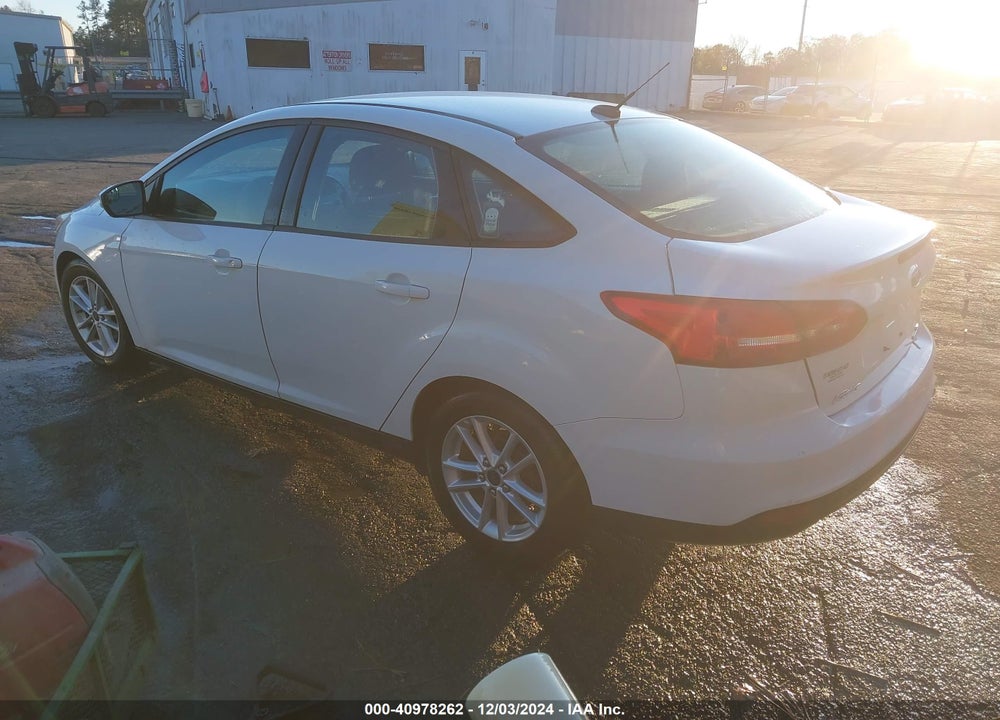 2015 FORD FOCUS SE VIN: 1FADP3F22FL282677