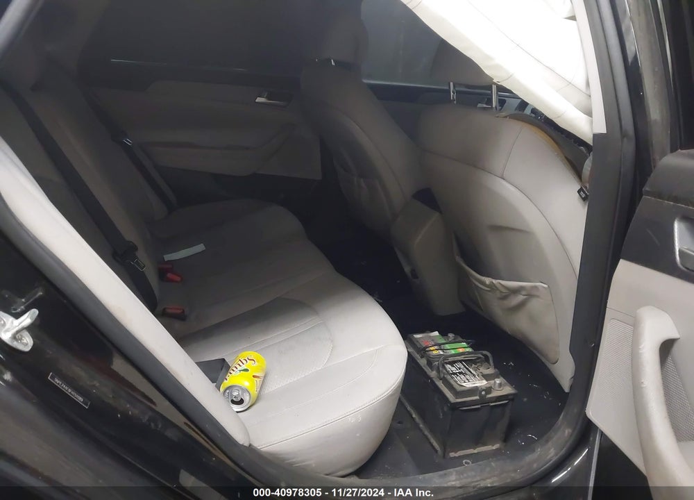 2015 HYUNDAI SONATA SE VIN: 5NPE24AF8FH151089