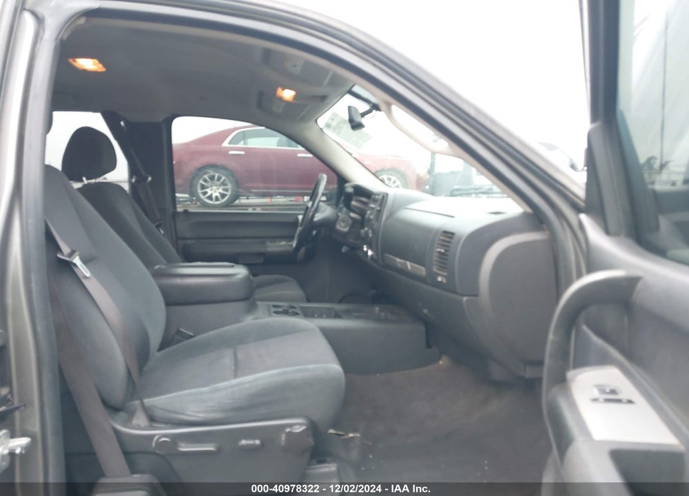2009 CHEVROLET SILVERADO 1500 LT VIN: 1GCEK290X9Z131105