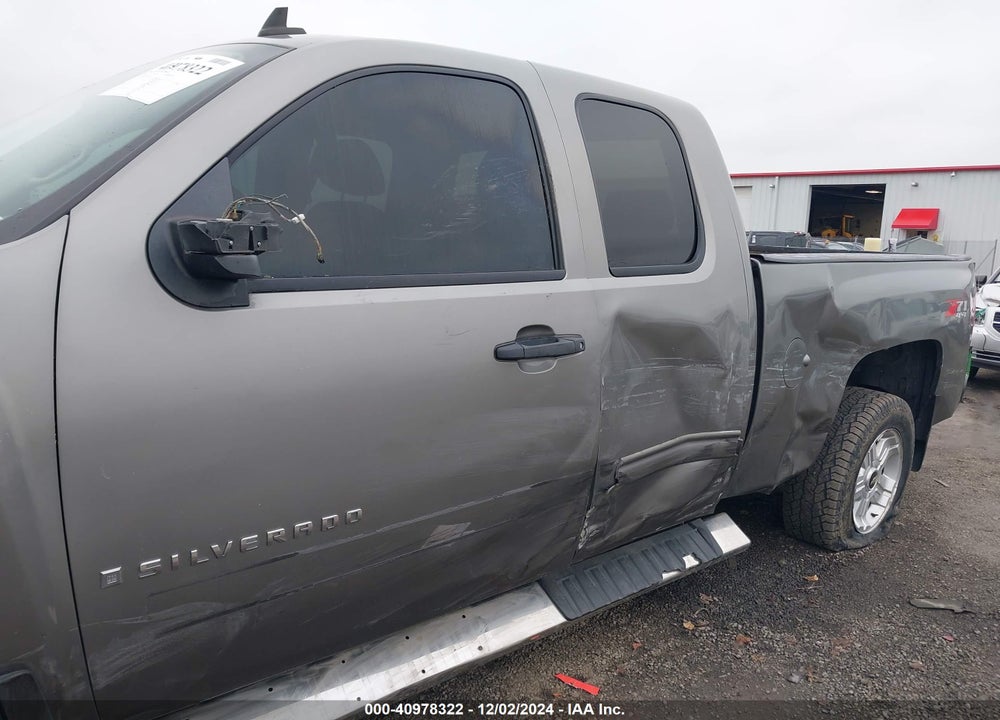 2009 CHEVROLET SILVERADO 1500 LT VIN: 1GCEK290X9Z131105