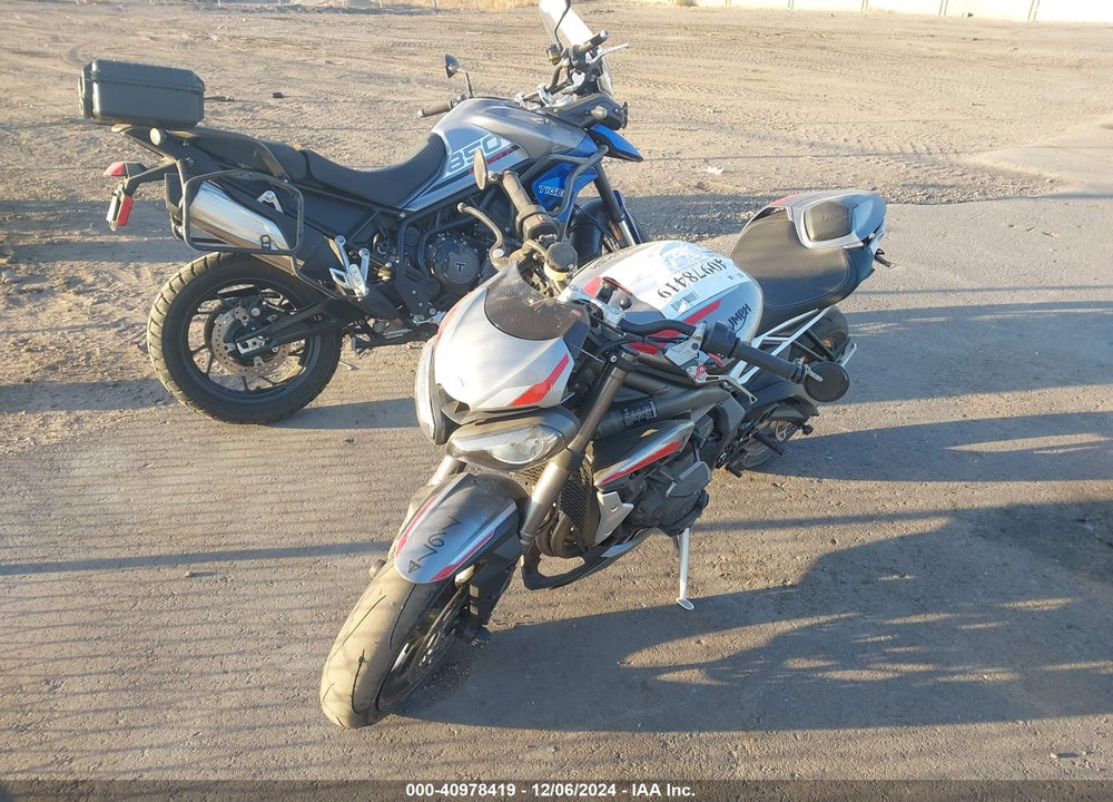 2020 TRIUMPH MOTORCYCLE STREET TRIPLE RS VIN: SMTA554S7LT976795