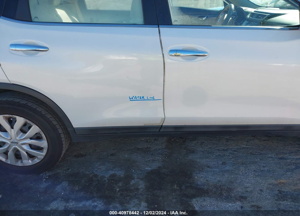 2014 NISSAN ROGUE S VIN: 5N1AT2MT2EC780001