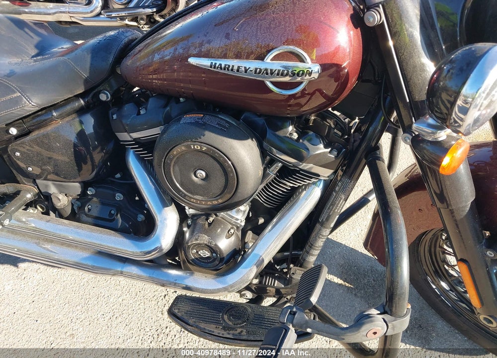 2018 HARLEY-DAVIDSON FLHC HERITAGE CLASSIC VIN: 1HD1YAJ15JC043306