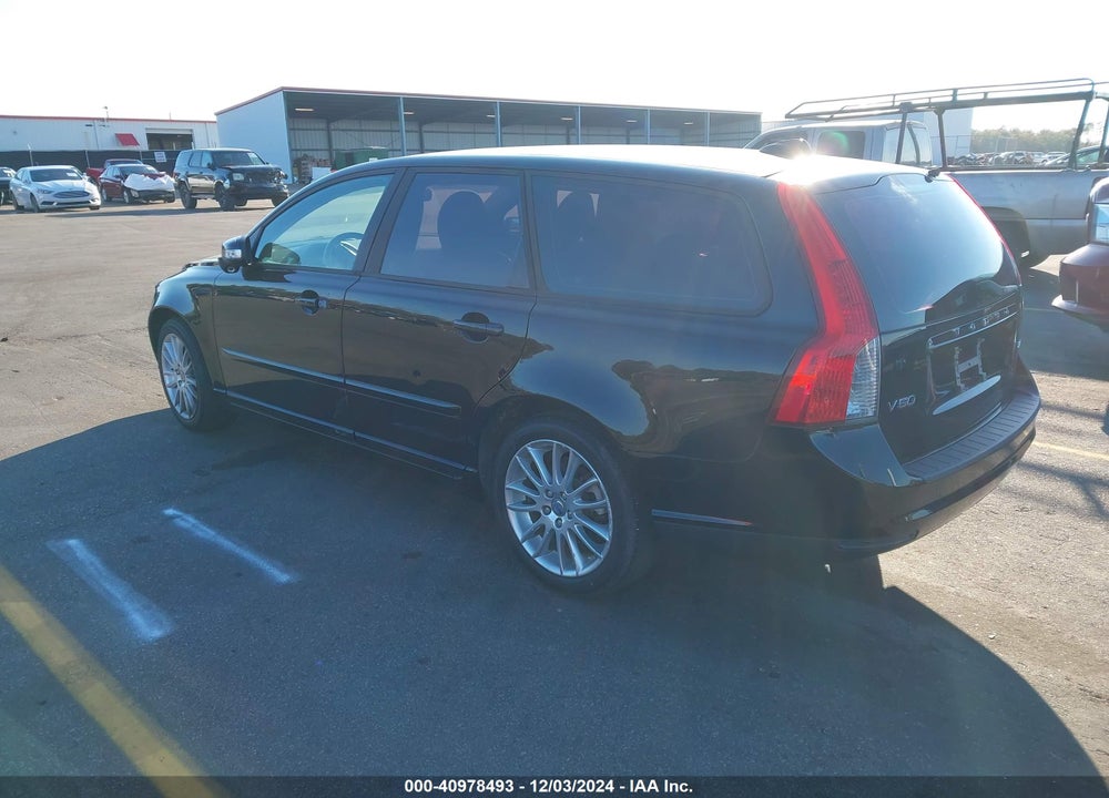 2010 VOLVO V50 2.4I VIN: YV1382MW4A2534070